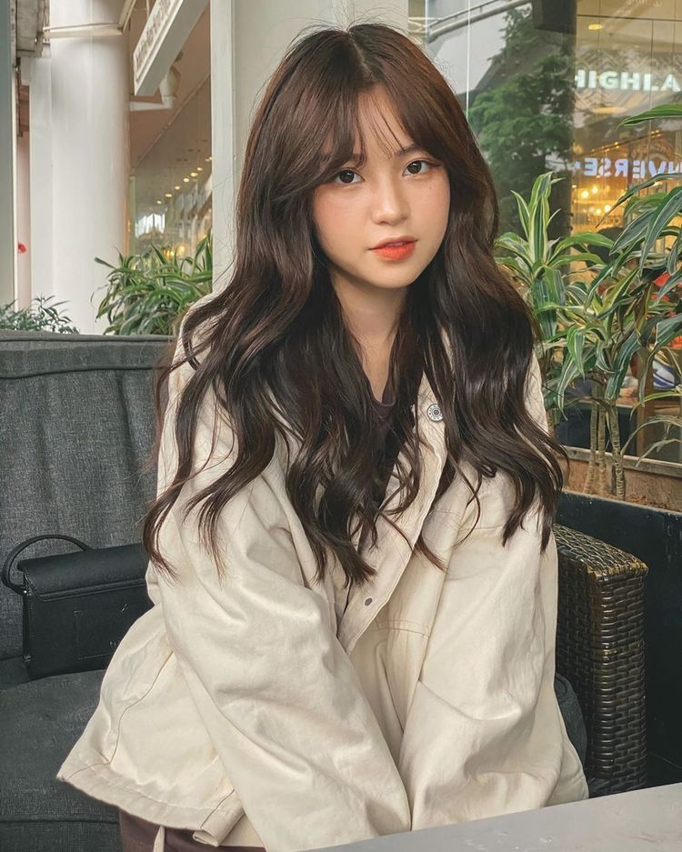 Layer sóng lơi giúp bạn nữ trẻ hơn