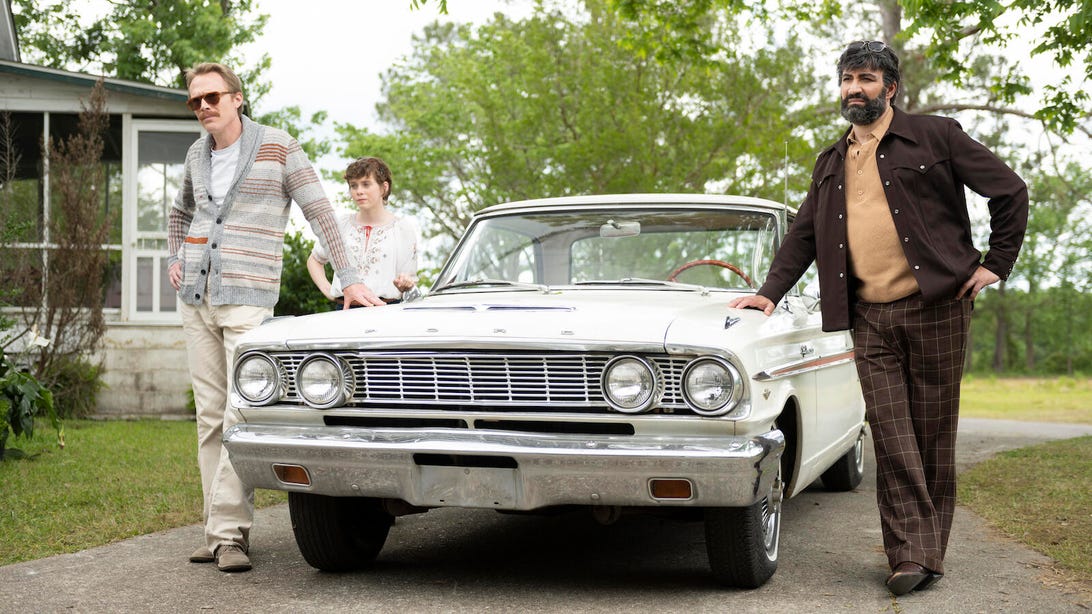 Paul Bettany, Sophia Lillis, and Peter Macdissi in Uncle Frank